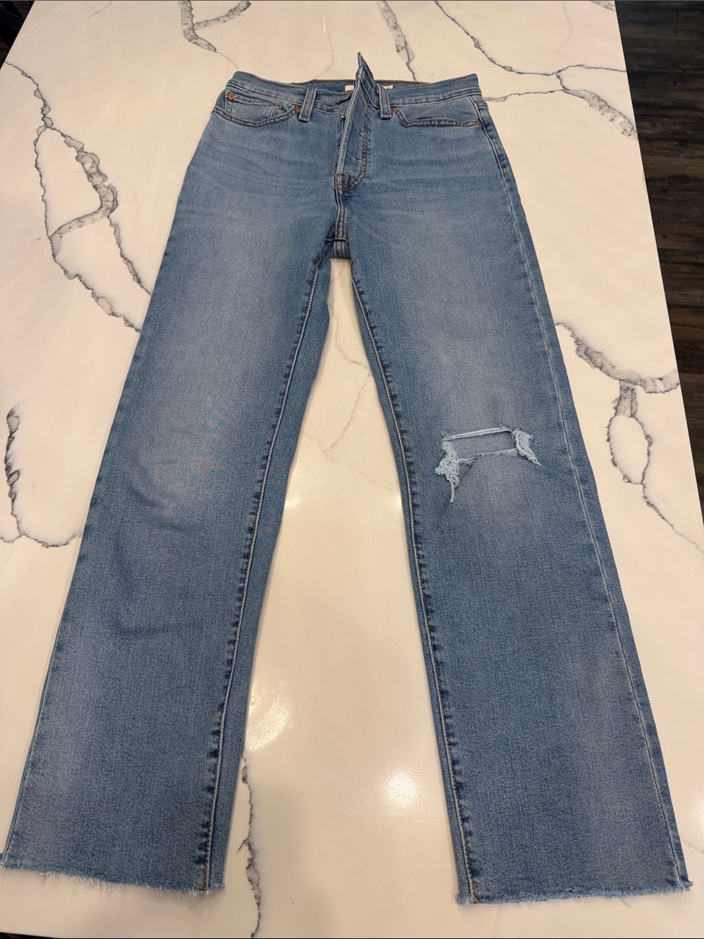 Levi’s wedgie straight distressed jeans size 27